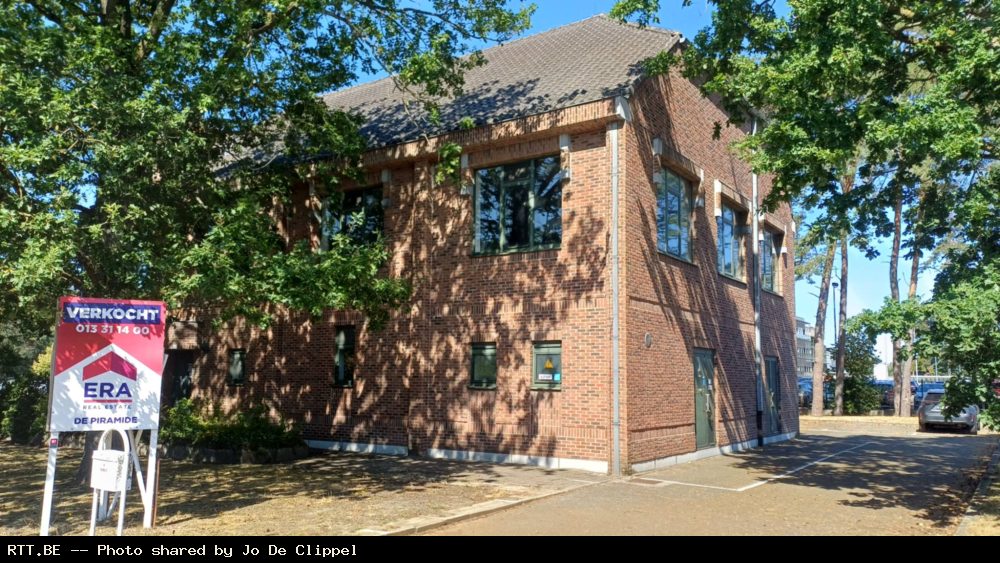 Telephone exchange — Pastoor Paquayln
