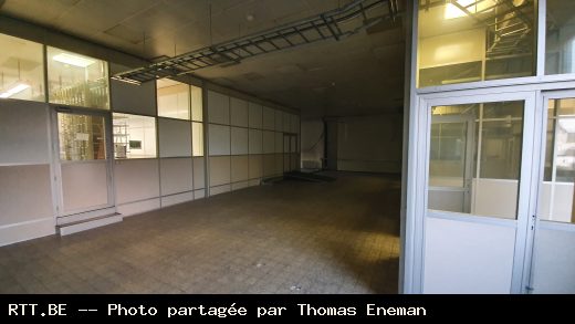 Central téléphonique — Av Combattants
