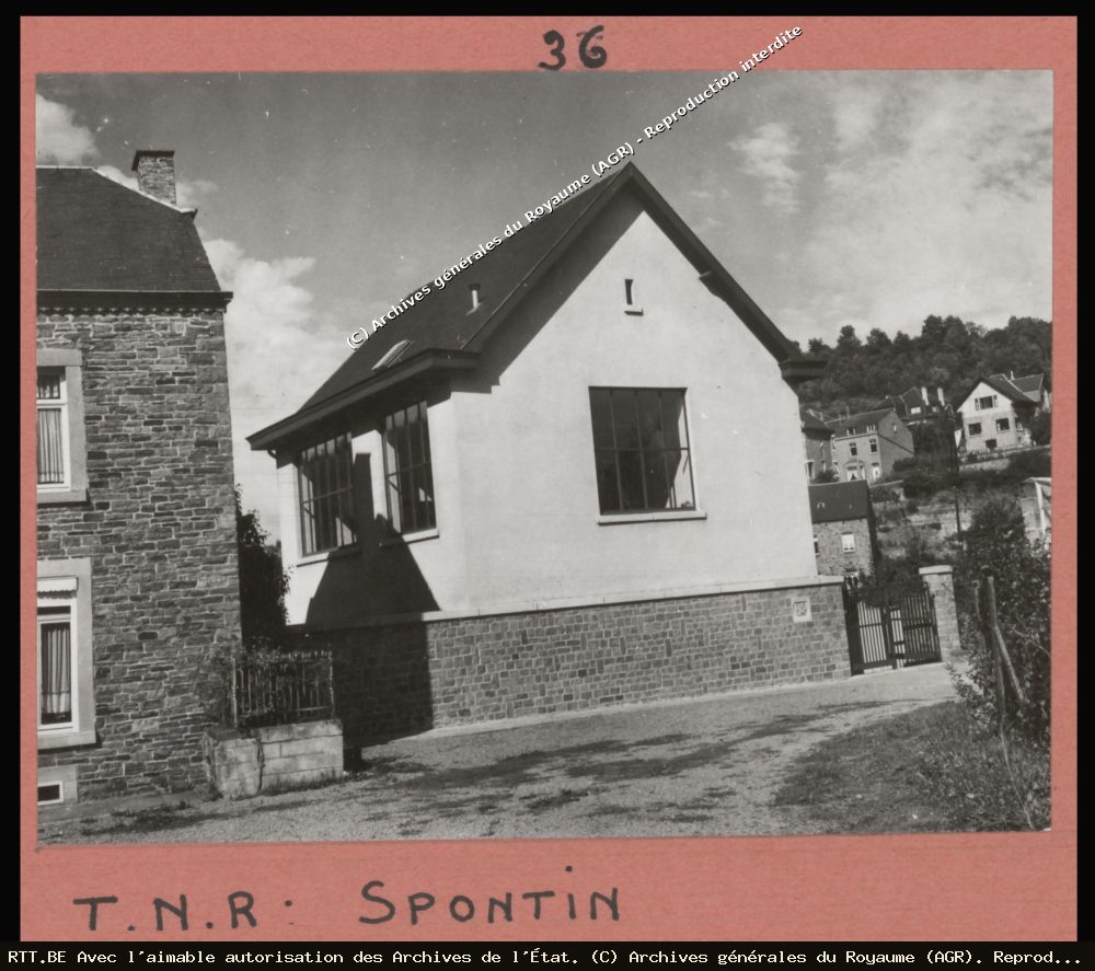 Central téléphonique — Chee De Dinant