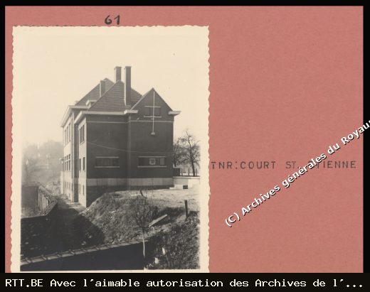 Central téléphonique — Court-Saint-Etienne Gare