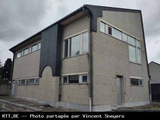 Central téléphonique — Chee De Namur