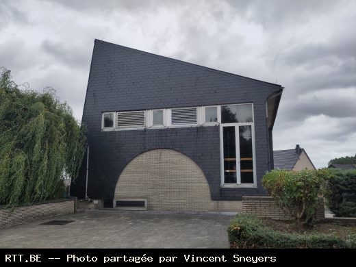 Central téléphonique — Chee De Namur