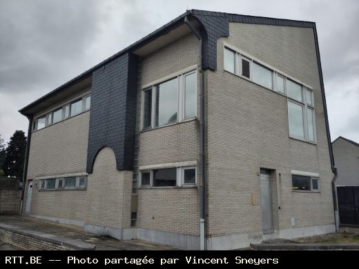 Central téléphonique — Chee De Namur