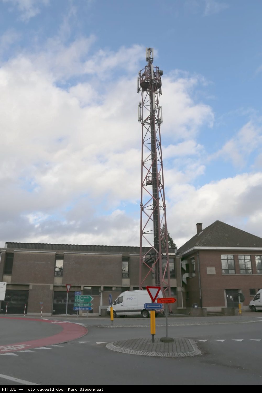 Telefooncentrale — Thontlaan