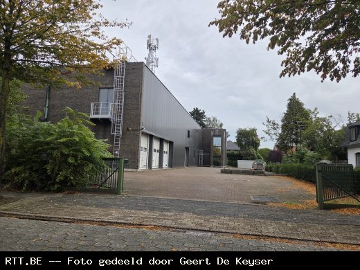 Te koop, de centrale van Gentbrugge. 
Benieuwd wat men hier kan van maken, in deze woonstraat.